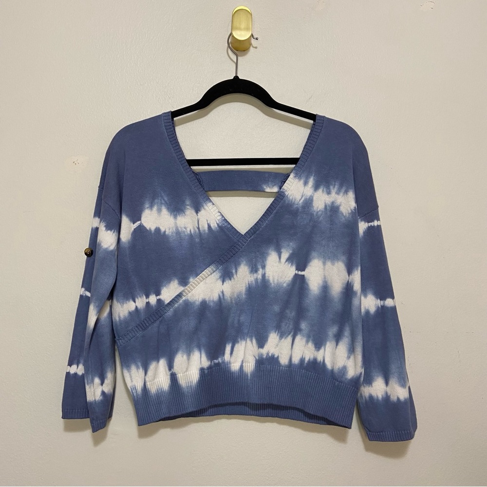 Fate NWT Blue and White Tie Dye V-Neck Button Roll Sleeve Top